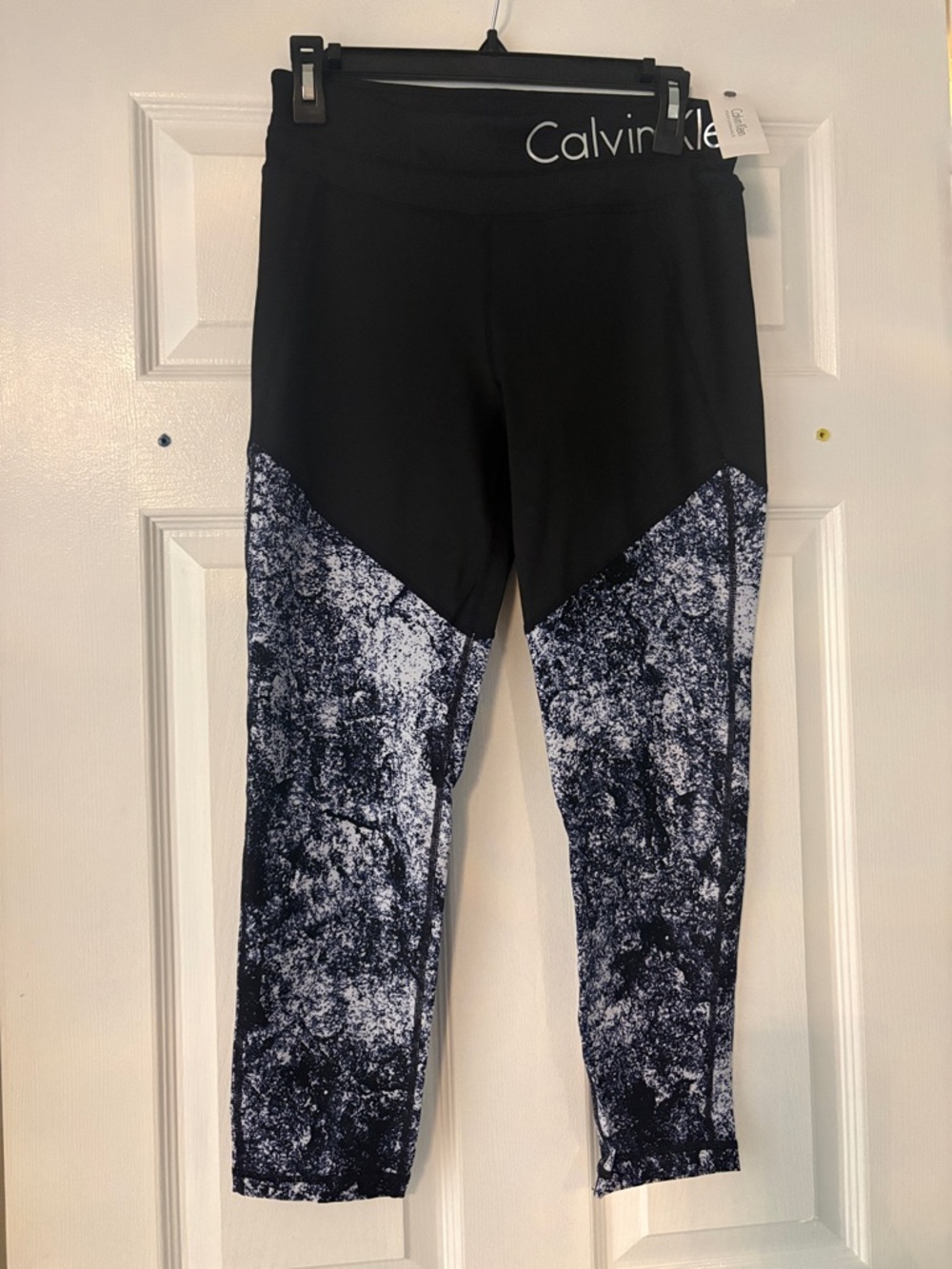 Calvin Klein Performance Crop Leggings Black Print Size M NWT